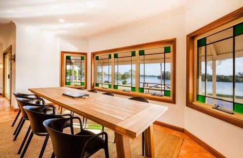 Yamba House | Crystal Palms - Oceanstays - Riverside
