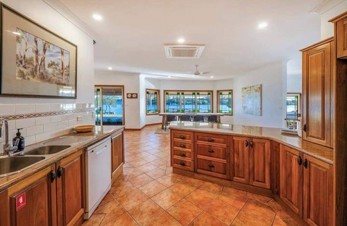 Yamba House | Crystal Palms Retreat - Oceanstays - Riverside