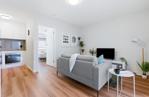 St Kilda Apartment | Cul-de-Sac Charm