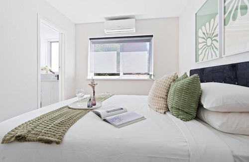 St Kilda Apartment | Cul-de-Sac Charm