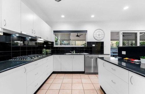 Cullen Bay House | Cullen Bay Retreat | Pool, Balcony & Marina Stroll