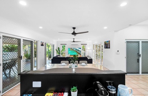 Cullen Bay House | Cullen Bay Retreat | Pool, Balcony & Marina Stroll