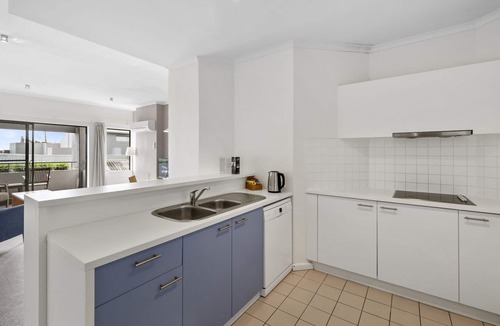 Lorne Apartment | Cumberland Lorne fully self-contained, two bedroom ocean view apartment