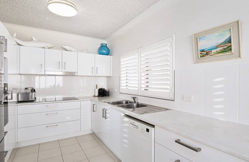 Terrigal Apartment | CUMBERNAULD #20 | Walk to beach, WIFI | Accom Holidays