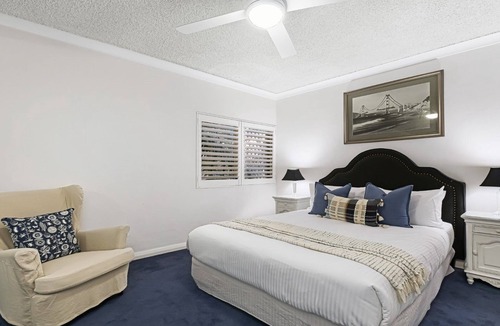 Terrigal Apartment | CUMBERNAULD #20 | Walk to beach, WIFI | Accom Holidays