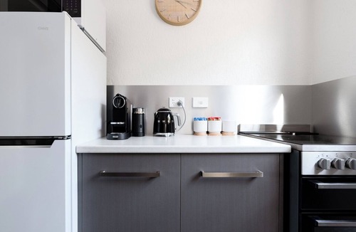 Riverside Apartment | Cute and Cosy Studio with Parking & WiFi
