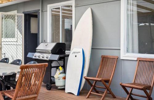 Wamberal Apartment | Cute Beach Escape 50m to Wamberal Beach