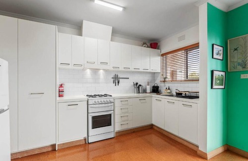 Newtown Apartment | Cute Retro Gem