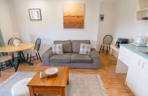 Mira Mar Apartment | Cute upstairs 2 bedroom apartment perfect for short stays while visiting Albany