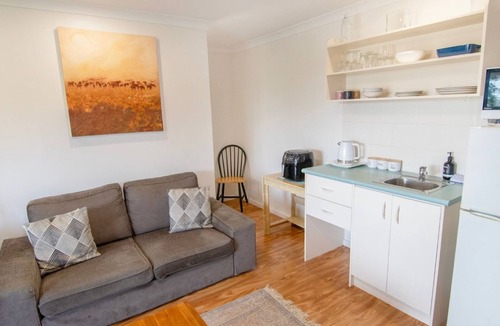Mira Mar Apartment | Cute upstairs 2 bedroom apartment perfect for short stays while visiting Albany
