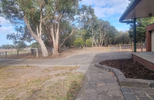 Drysdale House | Cwm Fferm Country Bungalow is perfectly situated central Bellarine Peninsula VIC