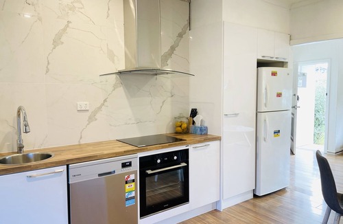 Braybrook House | D125 Tropic stay 2 bedrooms