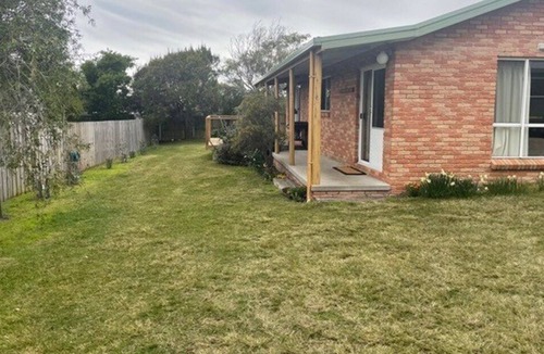 Bicheno House | Daffodil Cottage - Bicheno - 2 Bedroom Holiday House