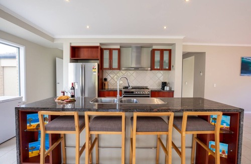 Ocean Grove House | Daintree Family Getaway- Beach, Aircon, Great yard