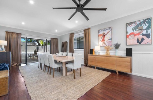 Orange House | Dalton Cottage - Charm & Convenience