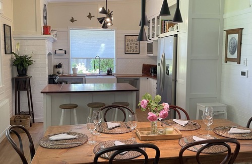 Katoomba House | Darley Rose, A Mountain Escape, just a short walk to The Three Sisters