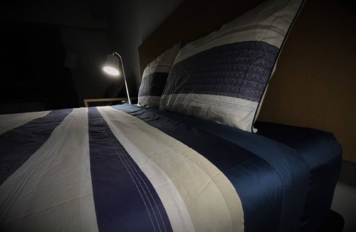 Darwin City Centre Hotel | Darwin City King Bed Suite with Sea View