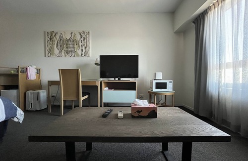 Darwin City Centre Hotel | Darwin City King Bed Suite with Sea View