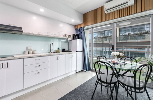 Darwin City Centre Apartment | Darwin Done Right | King Studio + Full Kitchen