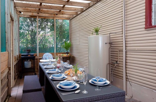 Shoal Bay House | Daves Place, 27 Rigney St - Holiday house with Wifi, Dog Friendly, Aircon & Boat Parking