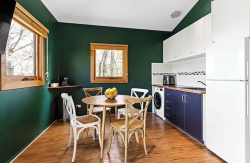 Daylesford House | Daylesford house + studio for 8 with pool + spa