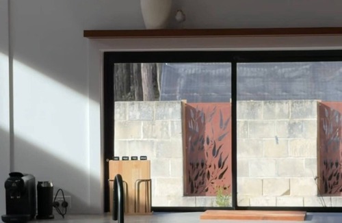 Eganstown House | Daylesford retreat on 6 acres, sleeps 8 w/firepit