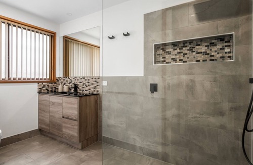 Portarlington House | Daze Away - A quiet corner of a beachy town.