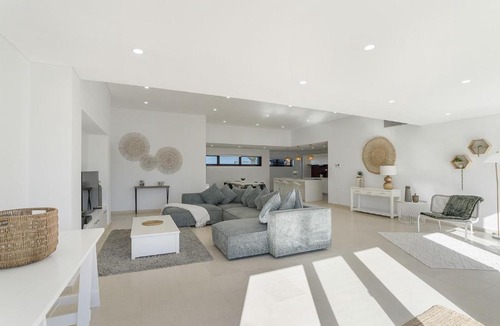 The Entrance North House | "Dea Del Mare - 3 bedrooms Downstairs