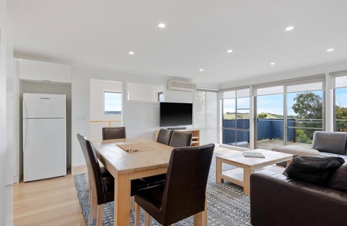 Smiths Beach House | Deckchairs in Smiths Beach