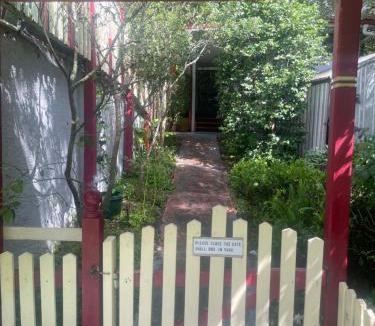 Hazelbrook Bed & Breakfast | Dees Rear Studio Room