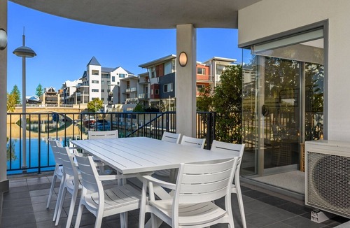 Mandurah Apartment | Del Mar 01 - 3 Bedroom Apartment