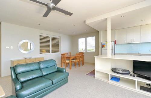 Shoal Bay Apartment | Del Rae Unit 12 25 Shoal Bay Road