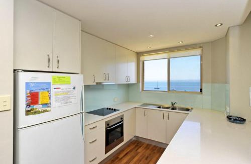 Shoal Bay Apartment | Del Rae Unit 12 25 Shoal Bay Road
