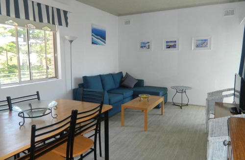 Shoal Bay Apartment | Del Rae Unit 15 25 Shoal Bay Road