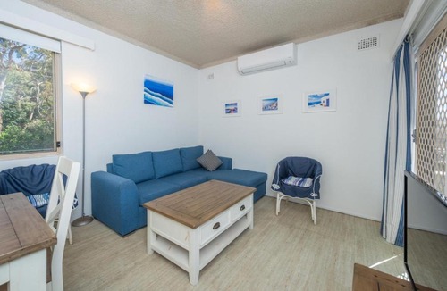 Shoal Bay Apartment | Del Rae Unit 15 25 Shoal Bay Road