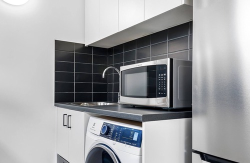 Parkville Apartment | Delightful 1-Bed Apartment Steps From Royal Park