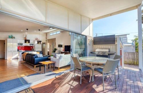 Dicky Beach House | Delightful Dicky Beach Holiday House