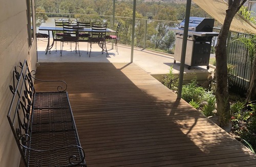 Younghusband House | Delightful river views in a quiet location