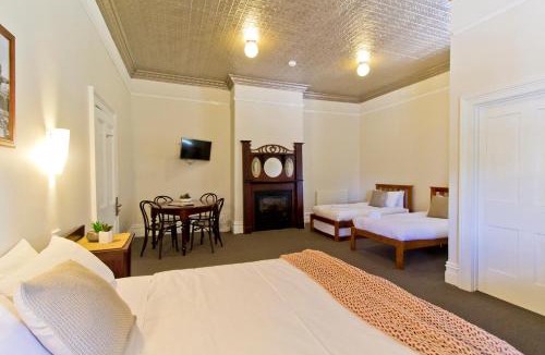 Deloraine Hotel | Deloraine Hotel