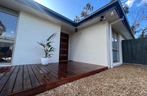 Patterson Lakes House | Deluxe 2 Bedroom Retreat with Spa