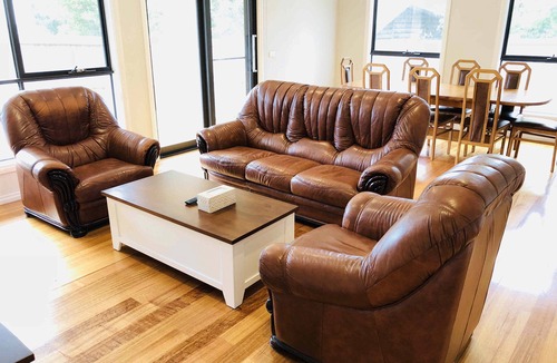 Marengo House | Deluxe 4 Bedroom Holiday home