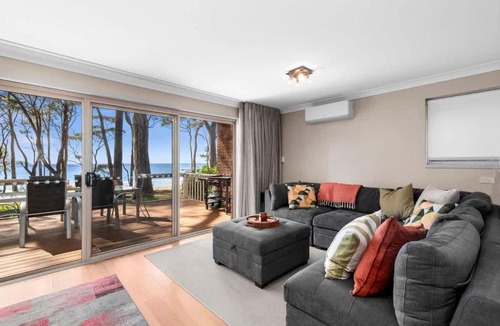 Denhams Beach Apartment | Denhams Beach Waterfront