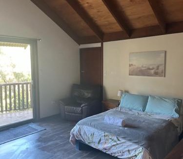 Ocean Beach Ski Chalet | Denmark Retreat by the river - Next to inlet & Bibbulmun Track with spa