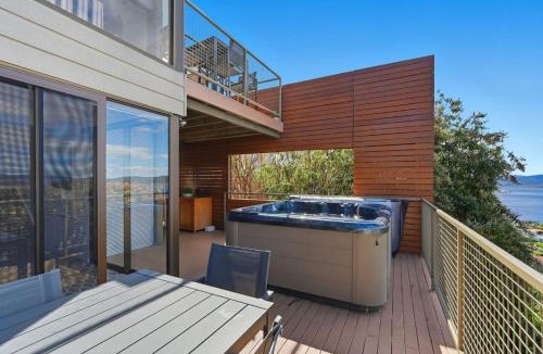 Sandy Bay House | Derwent Views, Hot Tub Escape