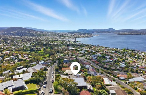 Sandy Bay House | Derwent Views, Hot Tub Escape