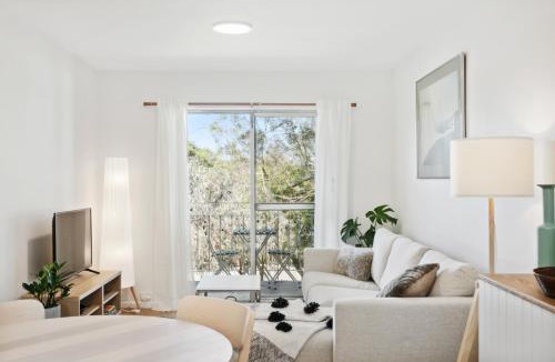 Scarborough Apartment | Designer 2BR Apartment Near Scarborough Beach