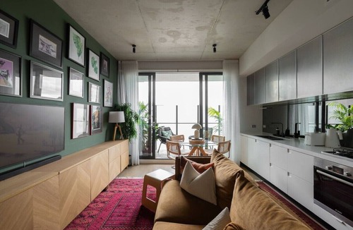 Prahran Apartment | Designer Retreat Near Chapel St and Transport