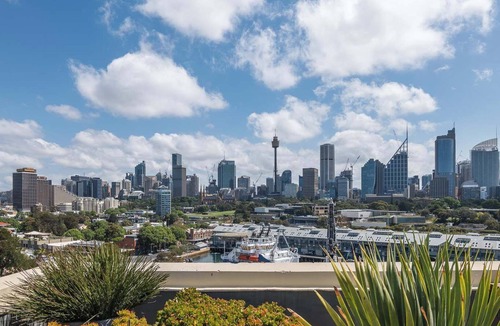 Potts Point Apartment | Designer studio apartment with rooftop pool