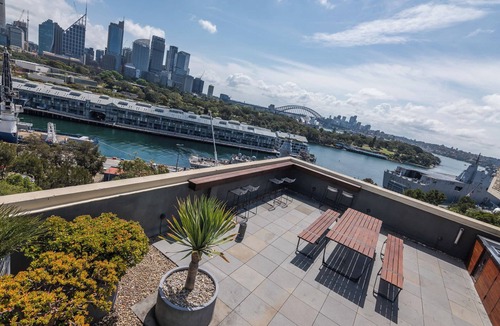Potts Point Apartment | Designer studio apartment with rooftop pool