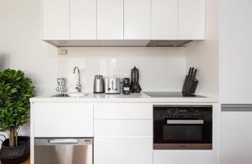 Lewisham Apartment | Designer Studio in Grand Manor 20 min From Sydney